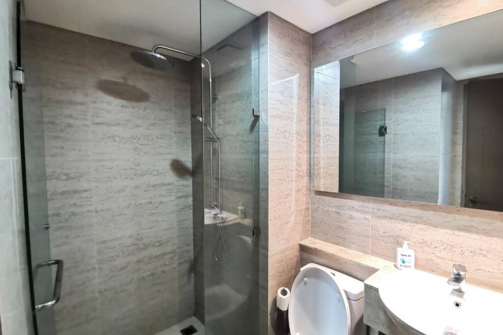 Pik Family 2 Bedroom, 5 Beds & Balcony Best View Джакарта Экстерьер фото