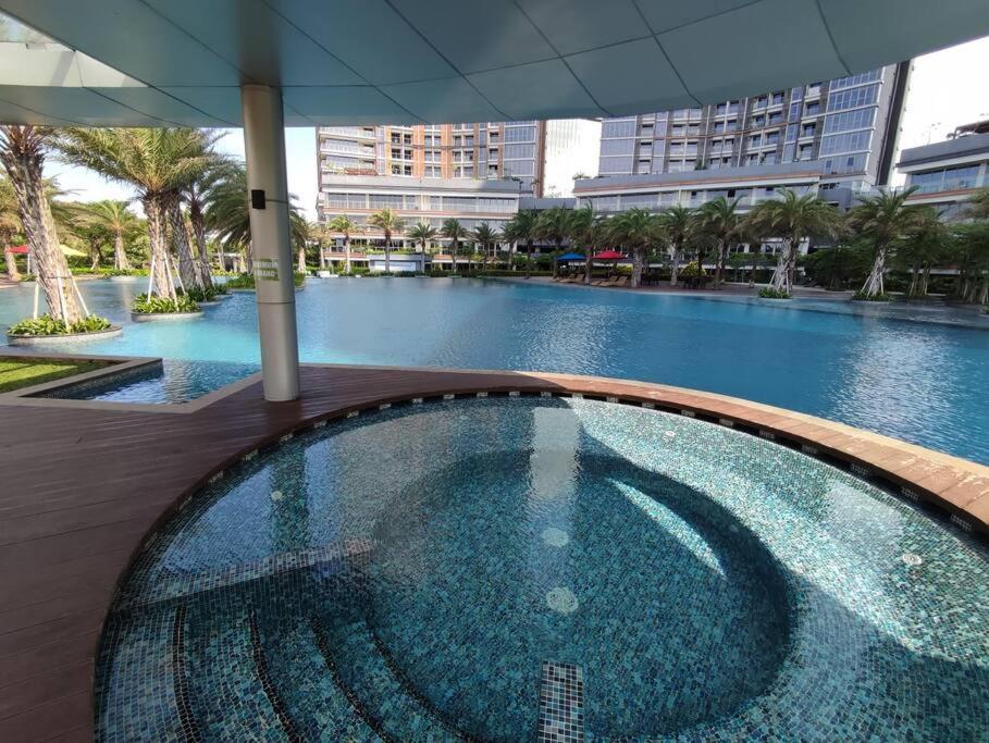 Pik Family 2 Bedroom, 5 Beds & Balcony Best View Джакарта Экстерьер фото